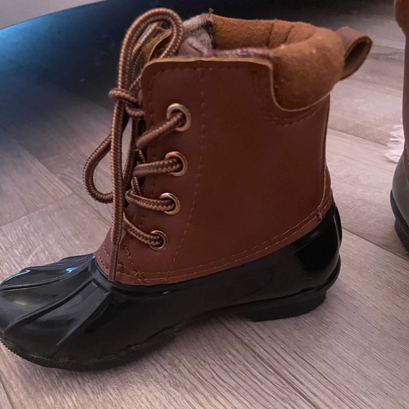 Girls Black & Tan Snow Boots size 11T - Picture 4 of 6